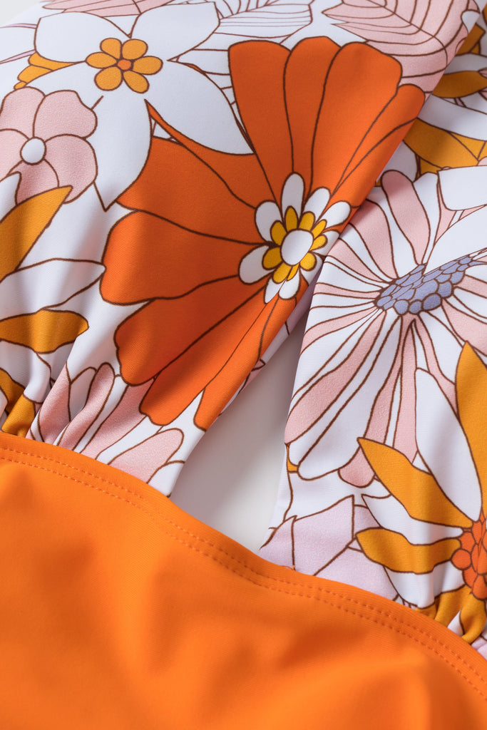 Costumi spalline incrociate motivo floreale a papillon anni '50