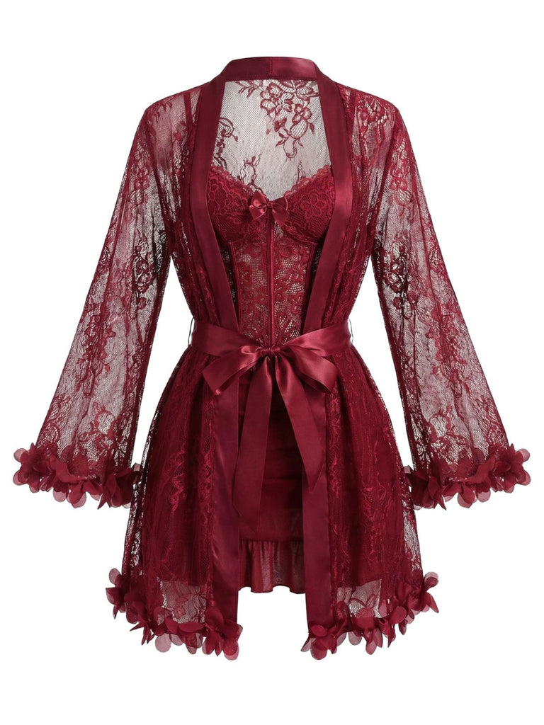 Completo da notte con cintura e pizzo con spalline sottili anni '60