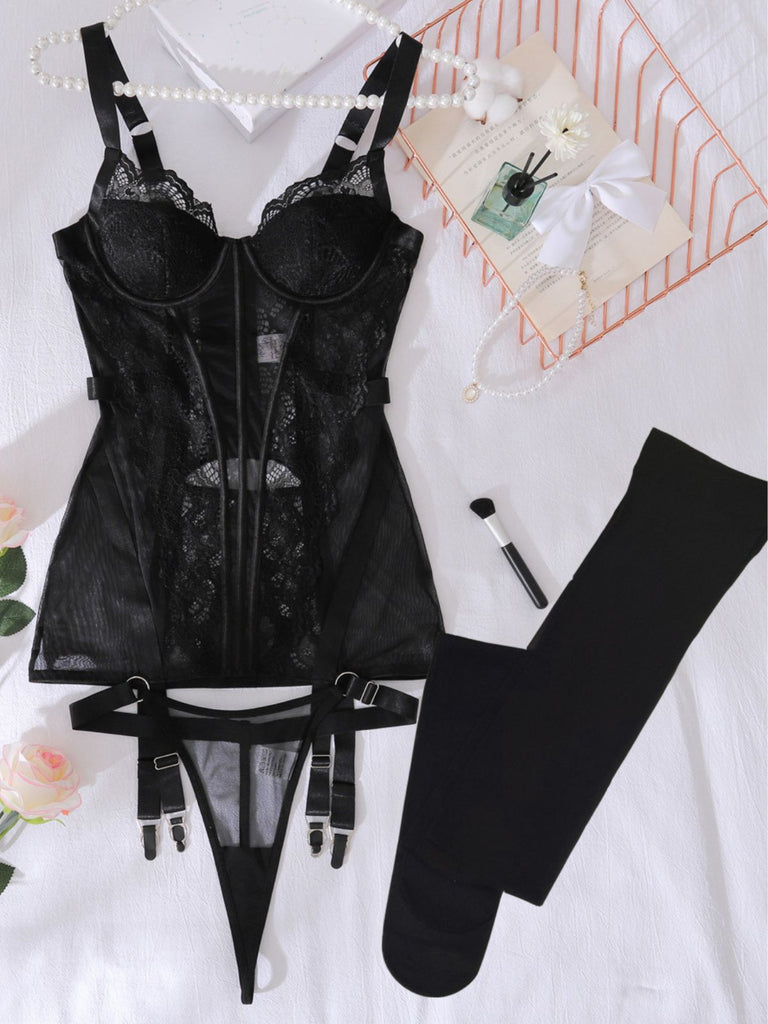 Set Lingerie Nero Anni '50 in Pizzo Trasparente con Reggicalze e Sottoveste 4