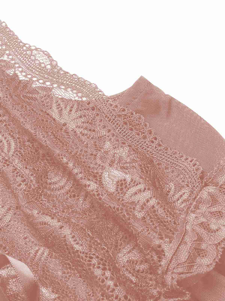 Pigiama in pizzo e rete con scollo a V profondo anni '30