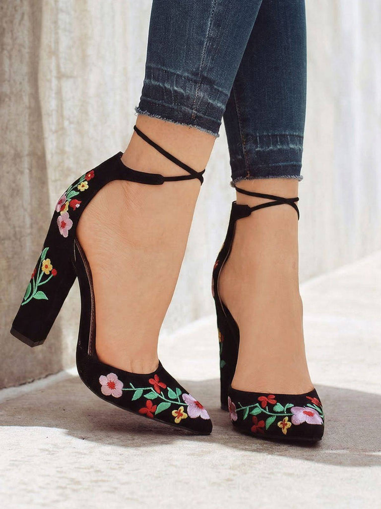 Scarpe-a-Punta-in-Camoscio-Ricamato-con-Tacco-Largo