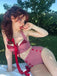 Bikini a triangolo rosso fiocco scollo a V anni '50