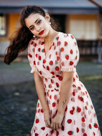 Abito Swing Fragola in pizzo rosa anni '50