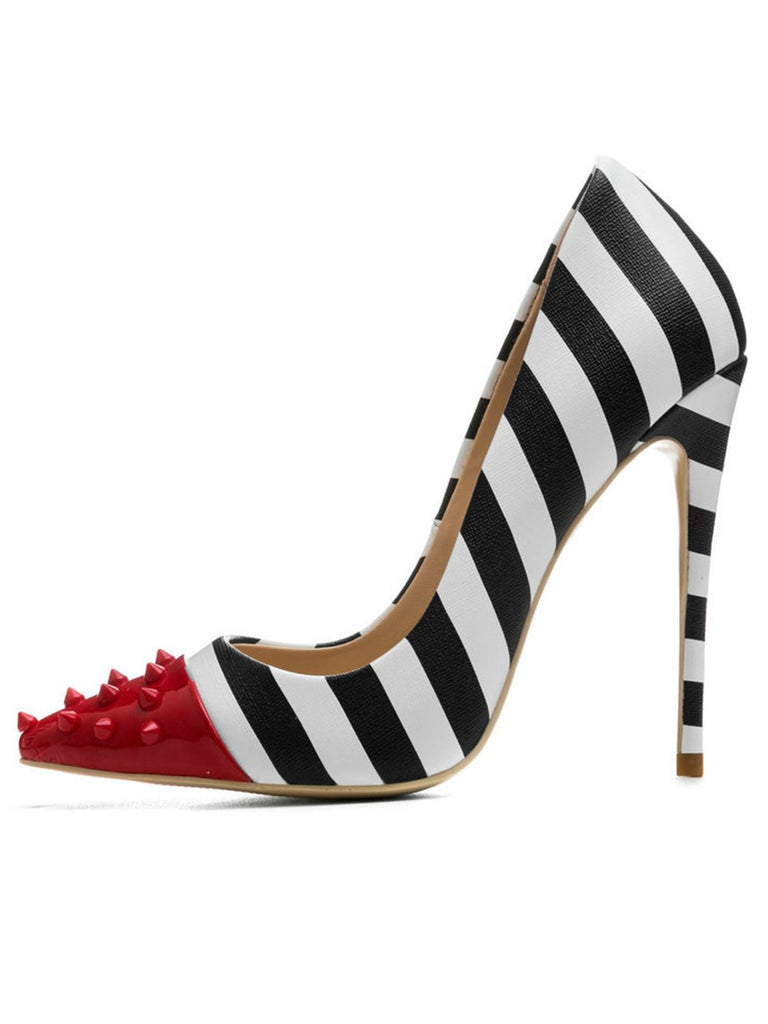 Scarpe a punta con decorazioni a righe retrò