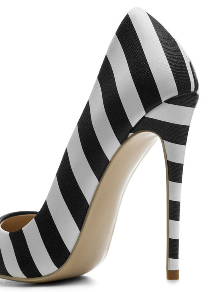 Scarpe a punta con decorazioni a righe retrò