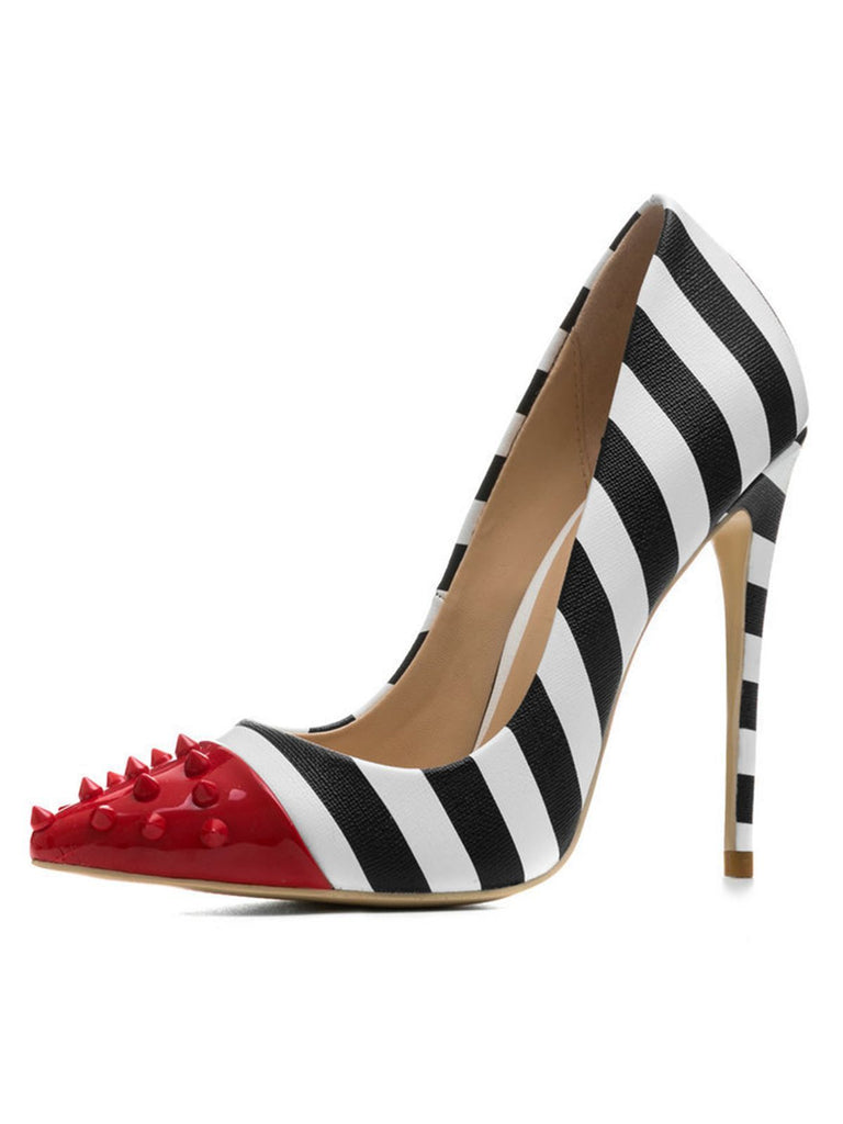 Scarpe a punta con decorazioni a righe retrò