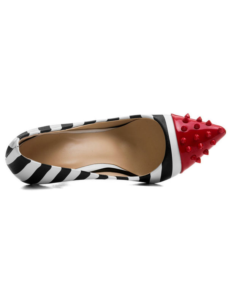 Scarpe a punta con decorazioni a righe retrò