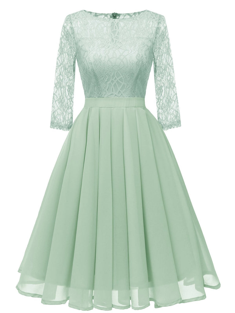 Abito rosa con maniche a 3/4 in pizzo anni '50