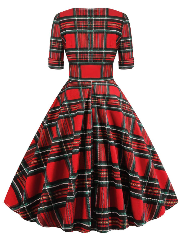 Abito a pieghe con scollo a cuore scozzese anni '50